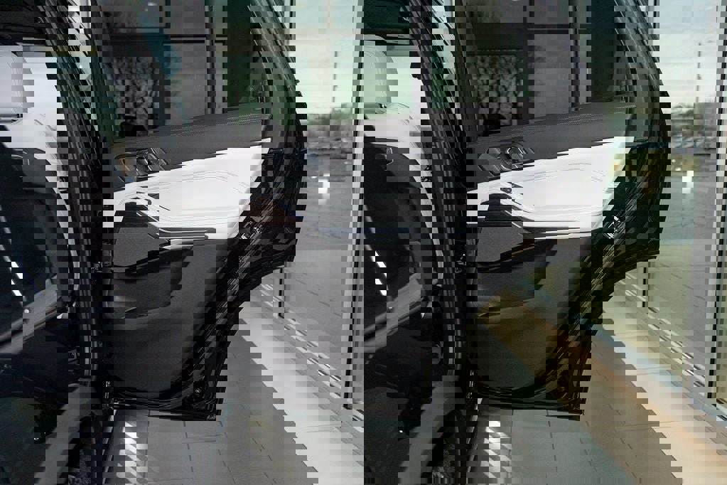 New 2026 BMW X5 xDrive50e w/ Premium Package image 36