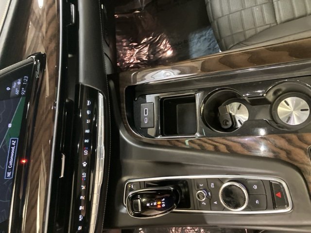 Used 2023 Cadillac Escalade Premium Luxury Platinum image 18