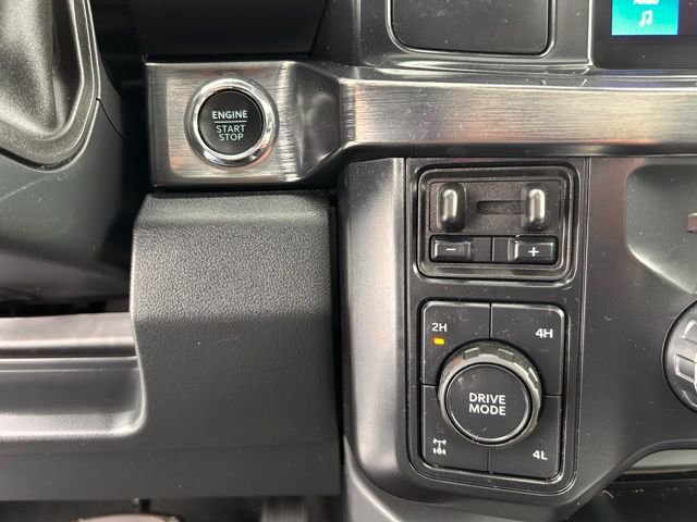 Used 2025 Ford F350 Lariat w/ Black Appearance Package image 29