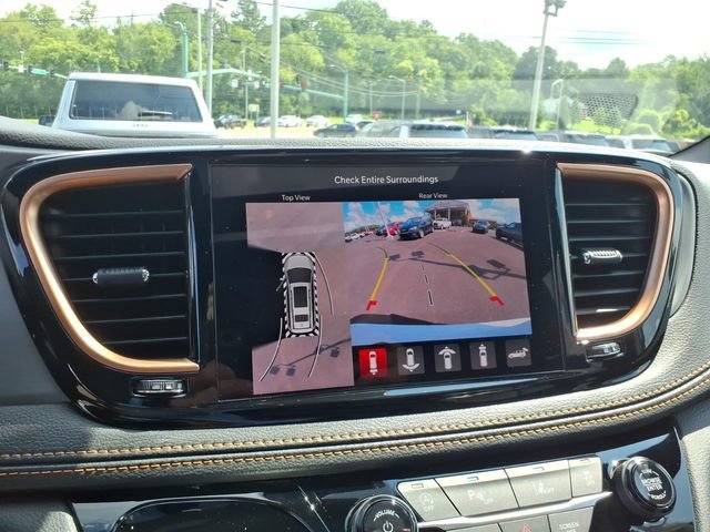 New 2027 Chrysler Pacifica Pinnacle FWD image 14