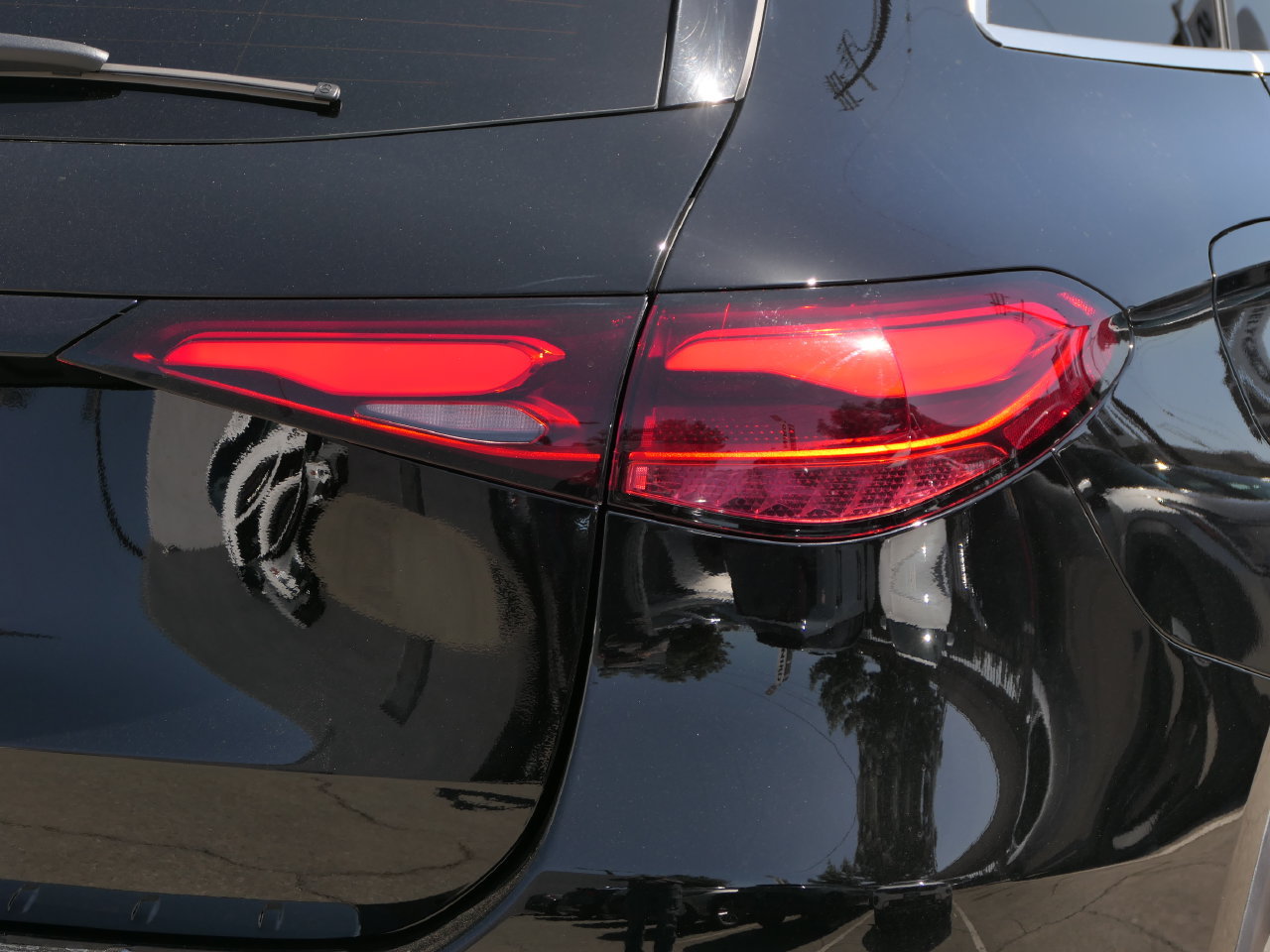 Used 2026 Mercedes-Benz GLC 300 image 4