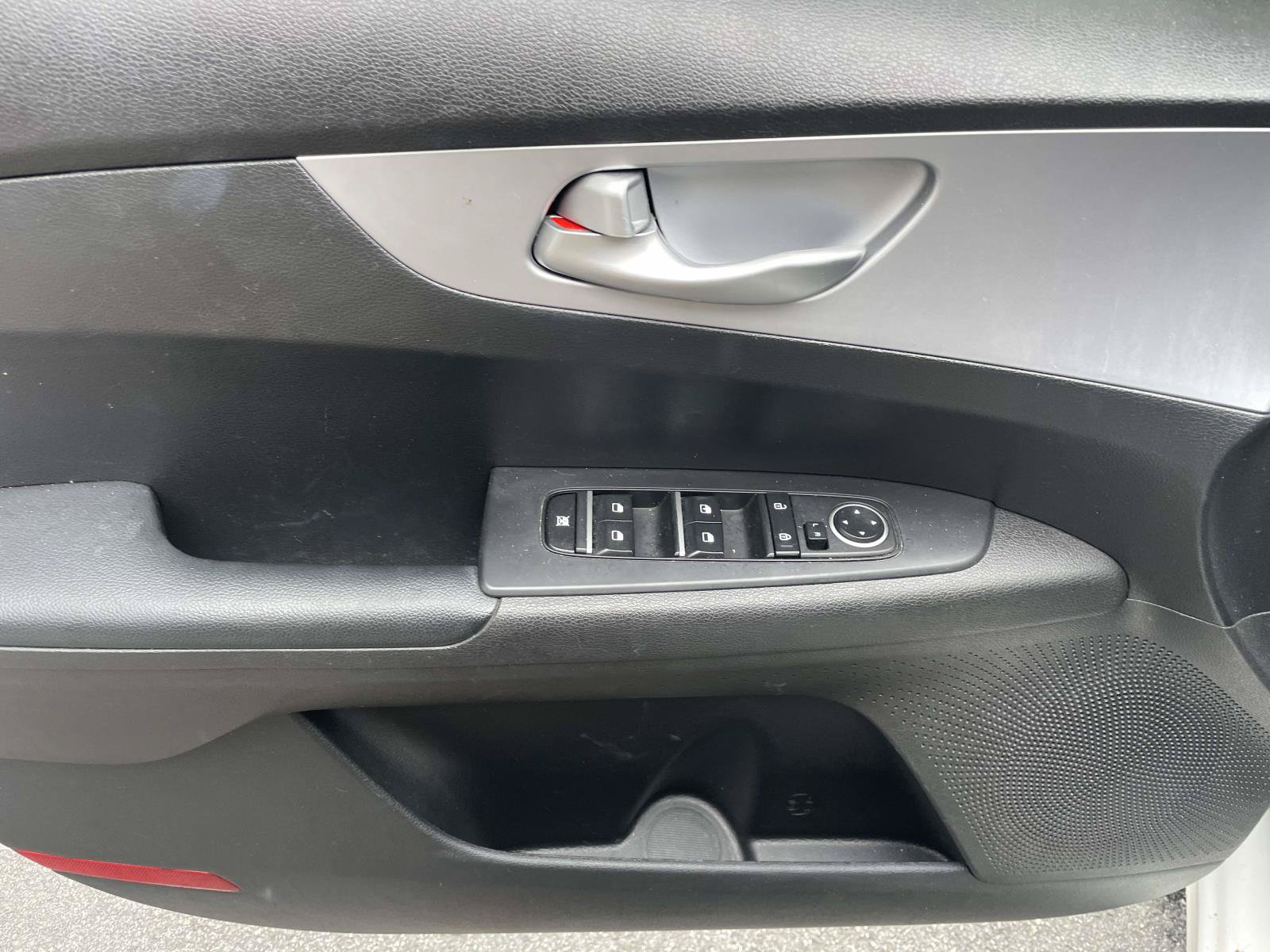 Used 2024 Kia Forte LXS FWD image 15