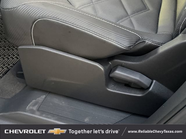 Used 2024 Volkswagen Atlas Cross Sport SE FWD image 31