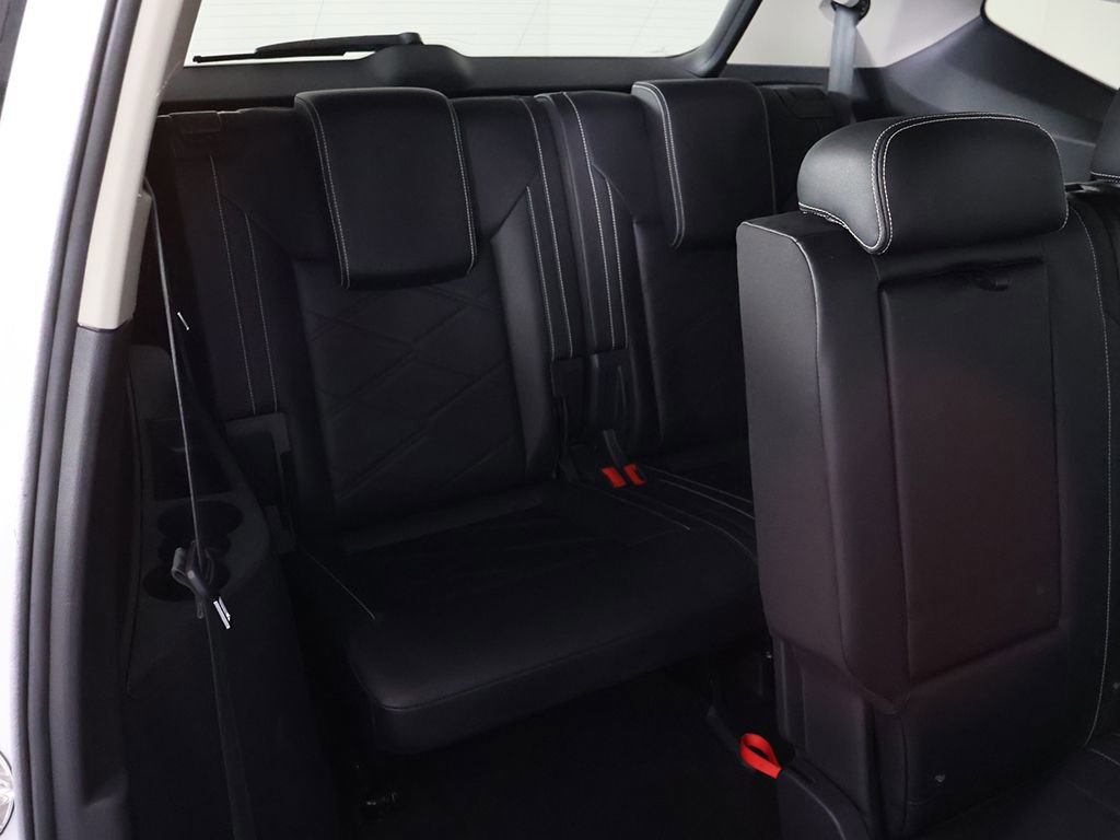 Used 2025 Volkswagen Atlas SE FWD image 35