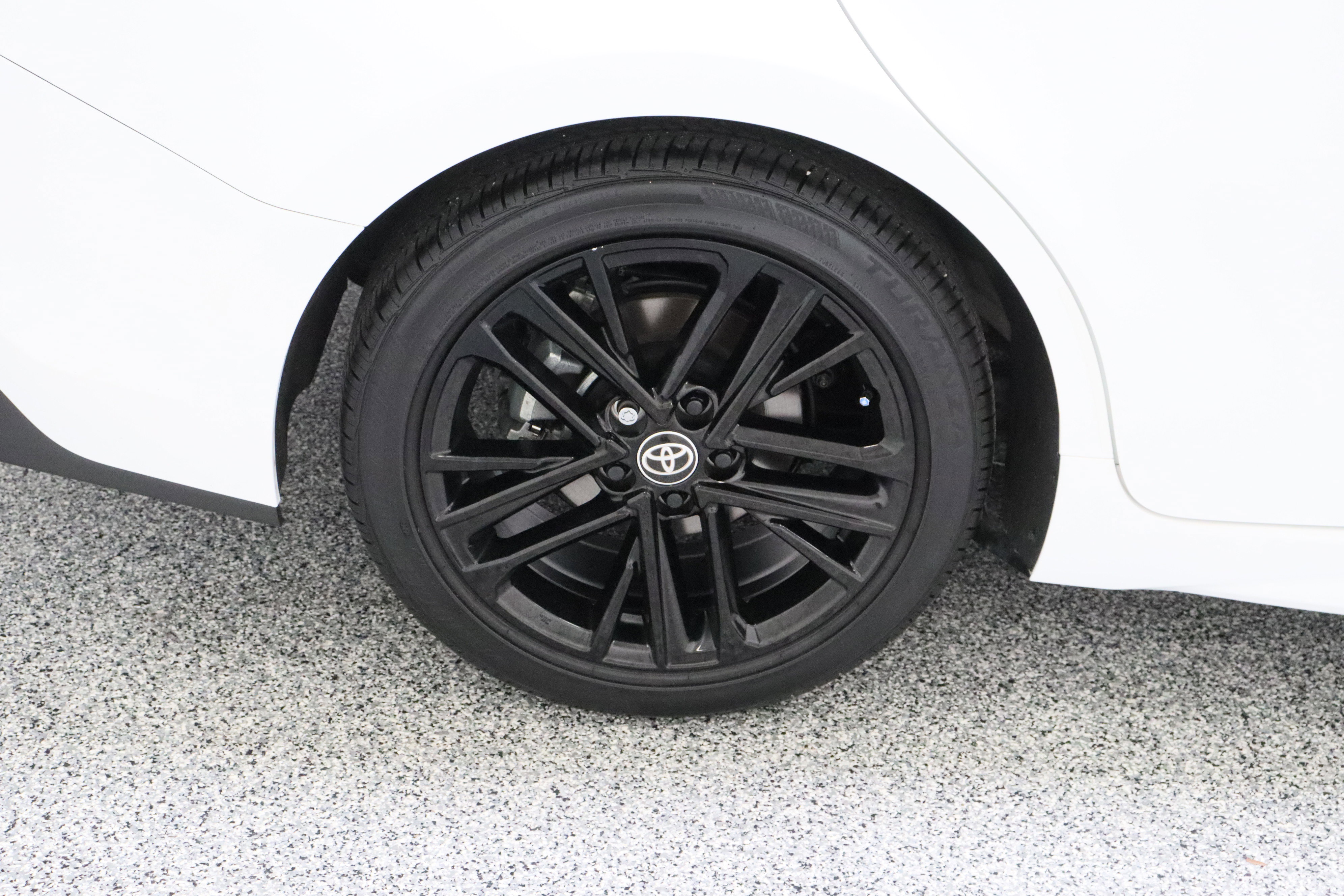 Used 2025 Toyota Camry SE FWD image 5
