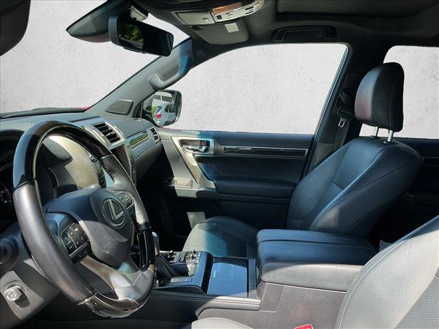 Used 2021 Lexus GX 460 Luxury w/ Sport Design Package AWD/4WD image 11