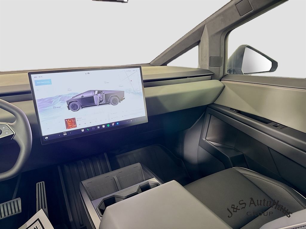 Used 2025 Tesla Cybertruck AWD Crew Cab image 30