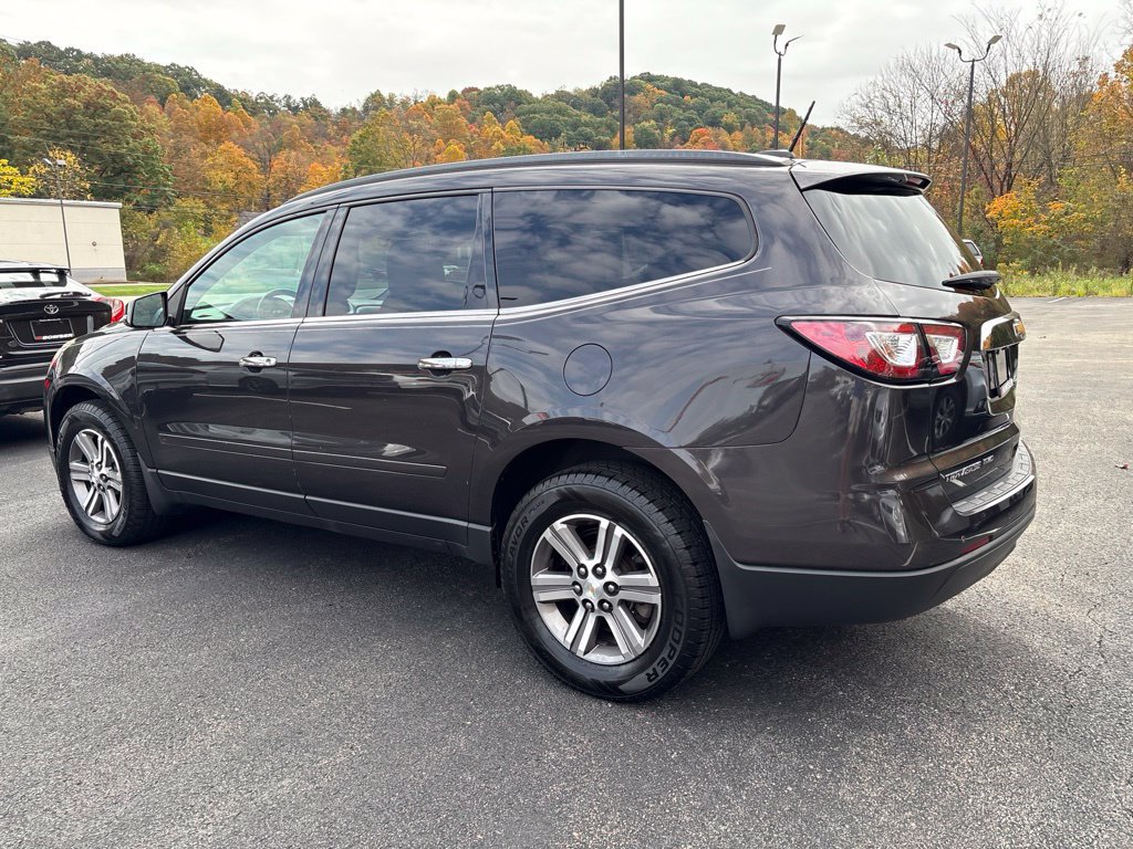 Used 2017 Chevrolet Traverse LT AWD/4WD image 3