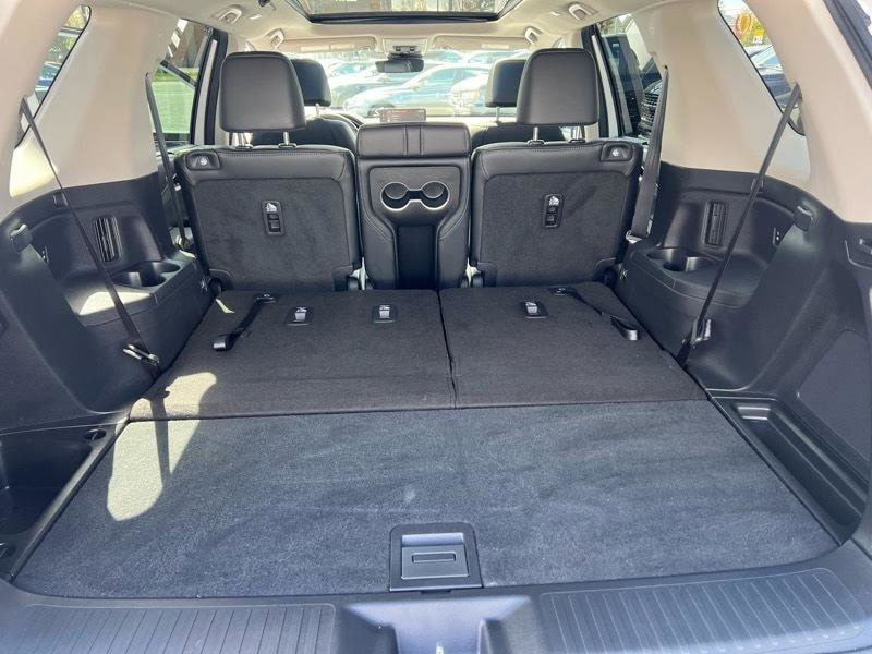 Used 2024 Honda Pilot Touring image 10
