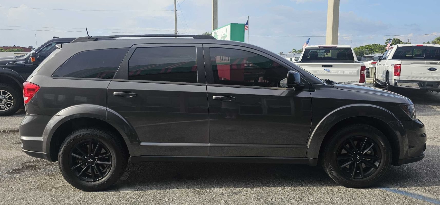 Used 2019 Dodge Journey SE w/ Blacktop Package FWD image 6