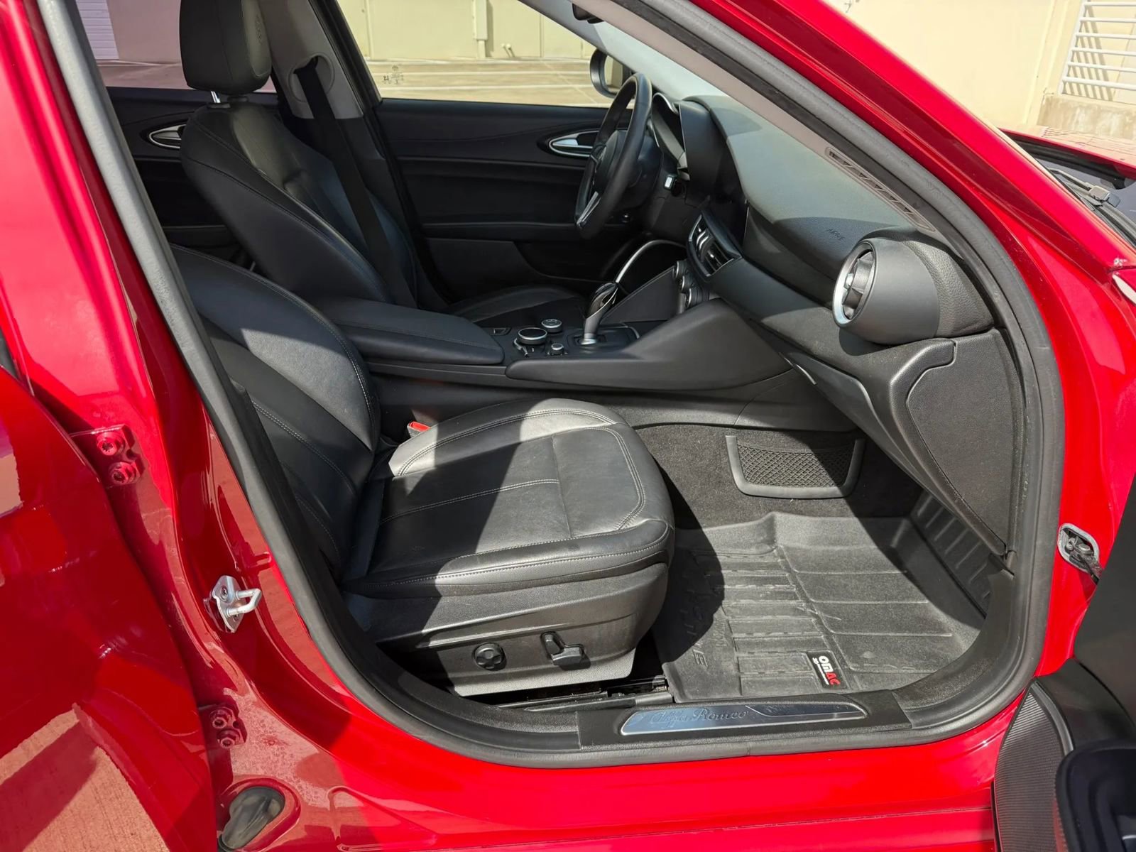 Used 2018 Alfa Romeo Giulia AWD image 16