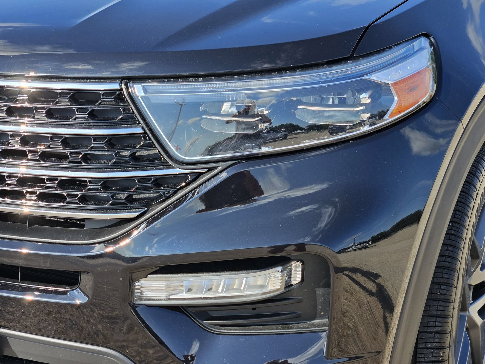 Used 2021 Ford Explorer XLT w/ Equipment Group 202A RWD image 11