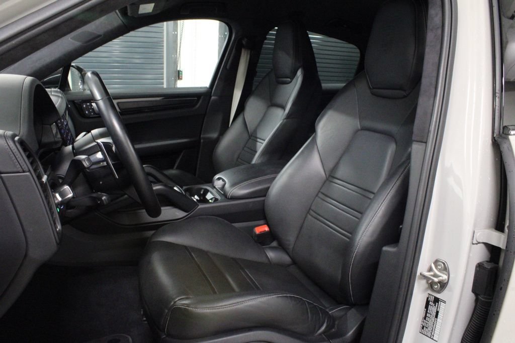 Certified 2023 Porsche Cayenne Turbo GT AWD/4WD image 5