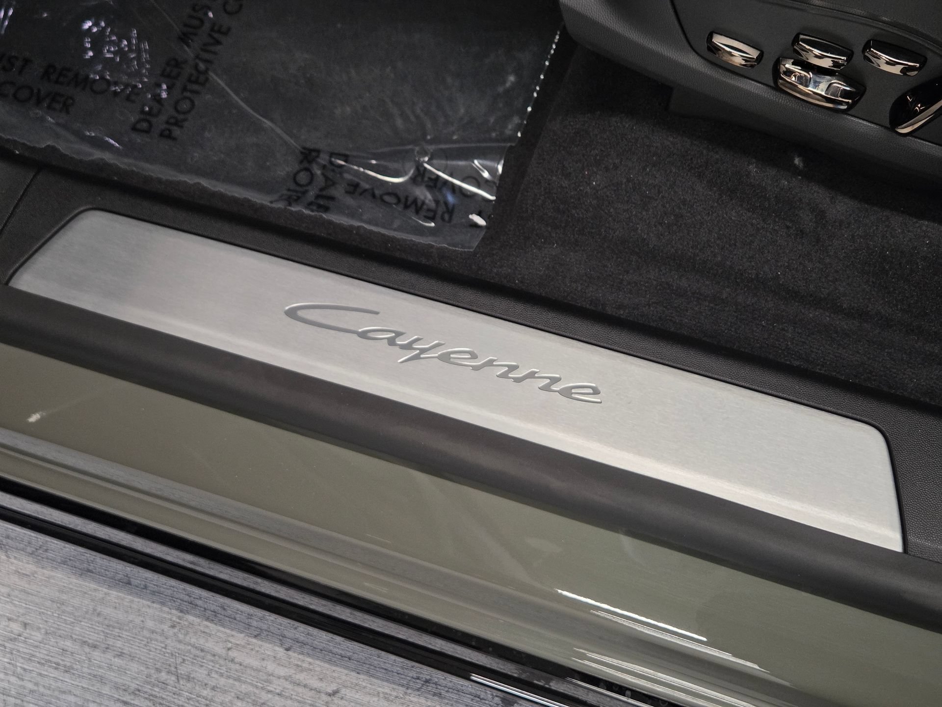 New 2026 Porsche Cayenne Electric AWD/4WD image 16