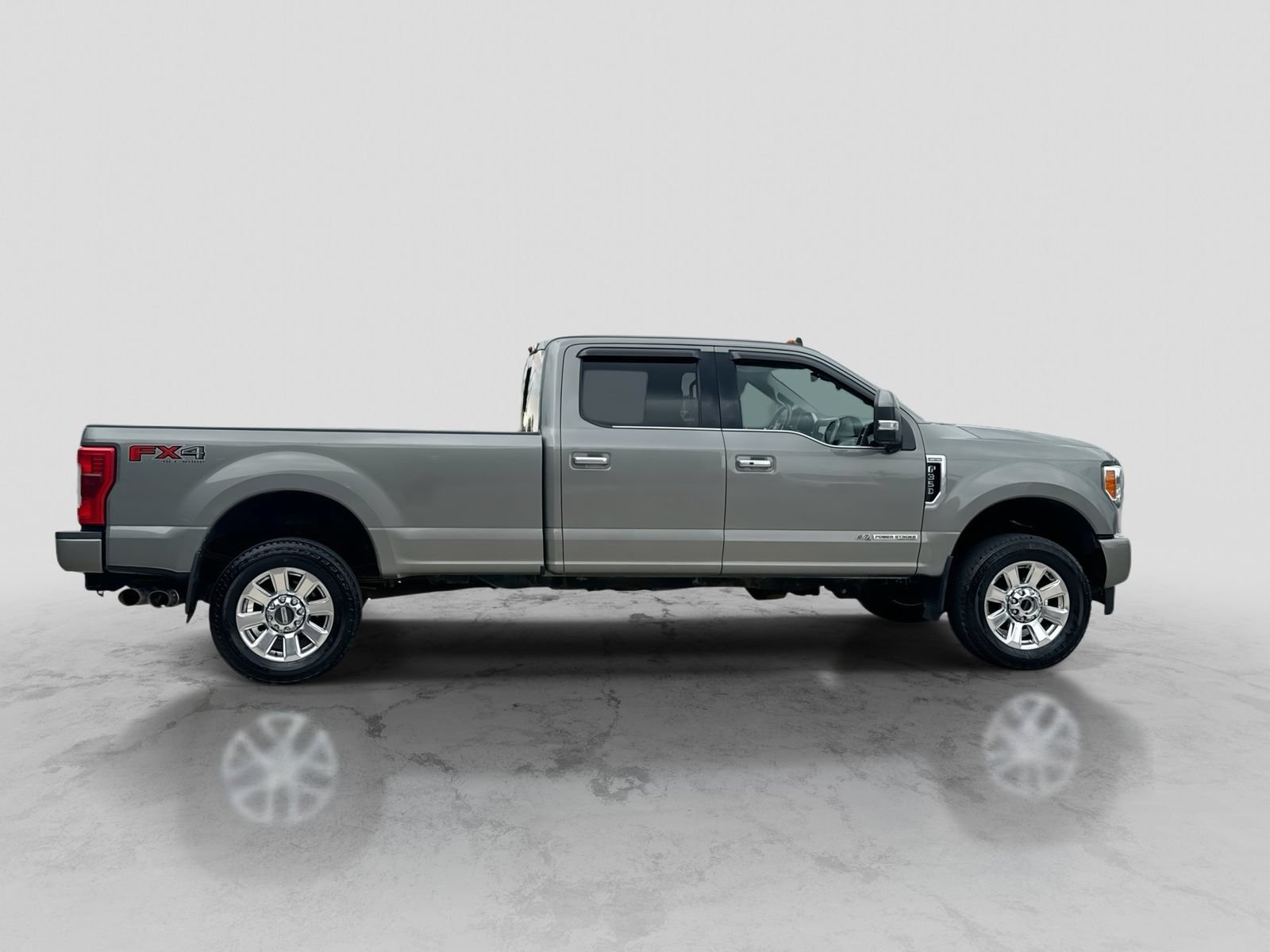Used 2019 Ford F350 Limited AWD/4WD image 9