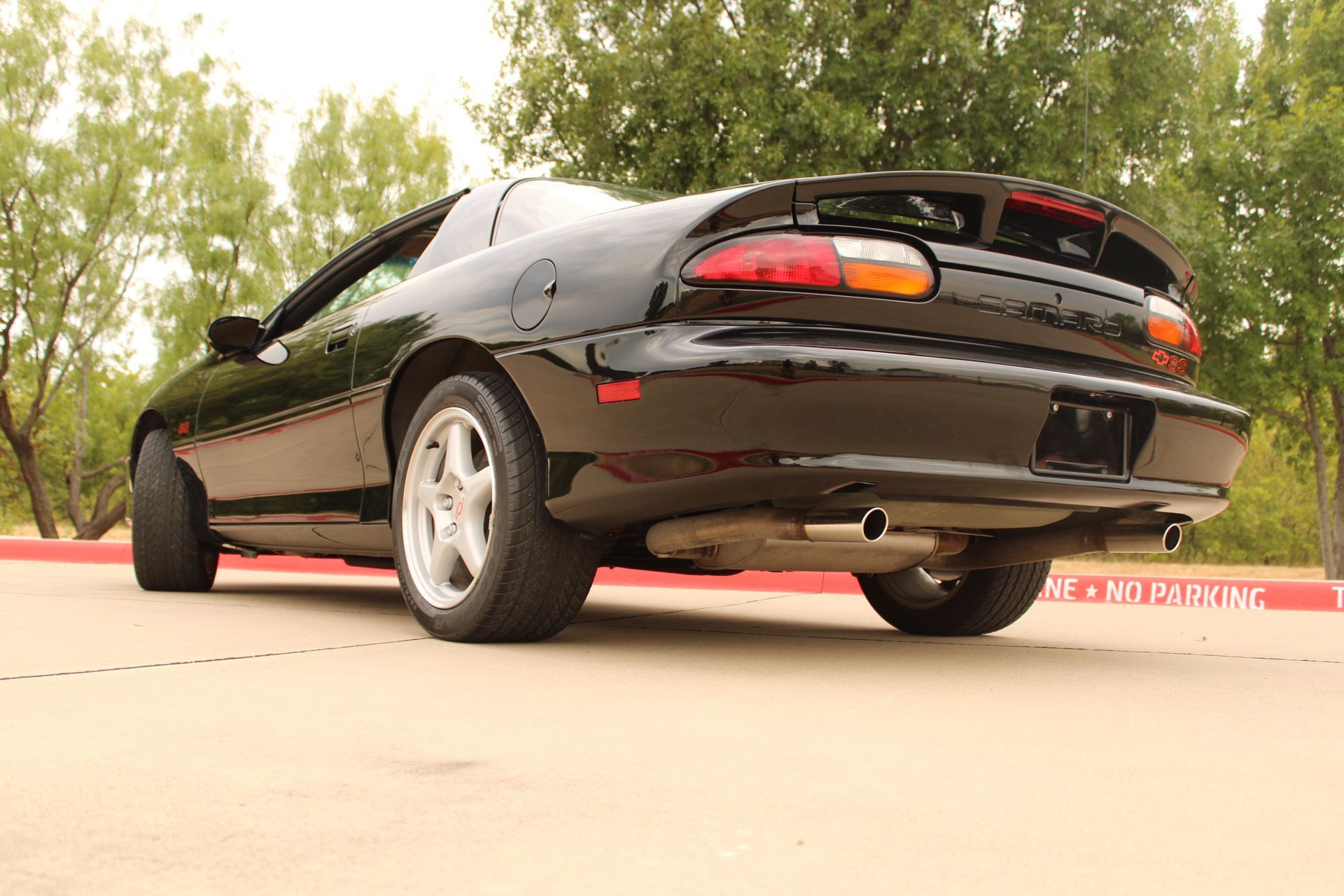 Used 1999 Chevrolet Camaro Z28 w/ SS Performance/Appearance Pkg RWD image 10
