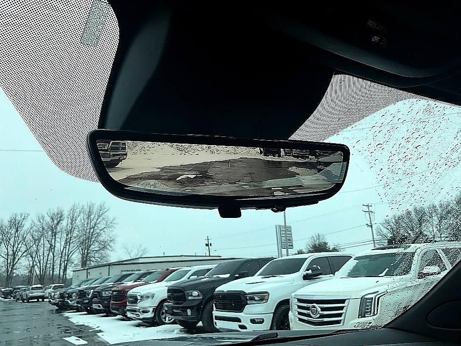 Used 2023 GMC Yukon Denali Ultimate AWD/4WD image 27