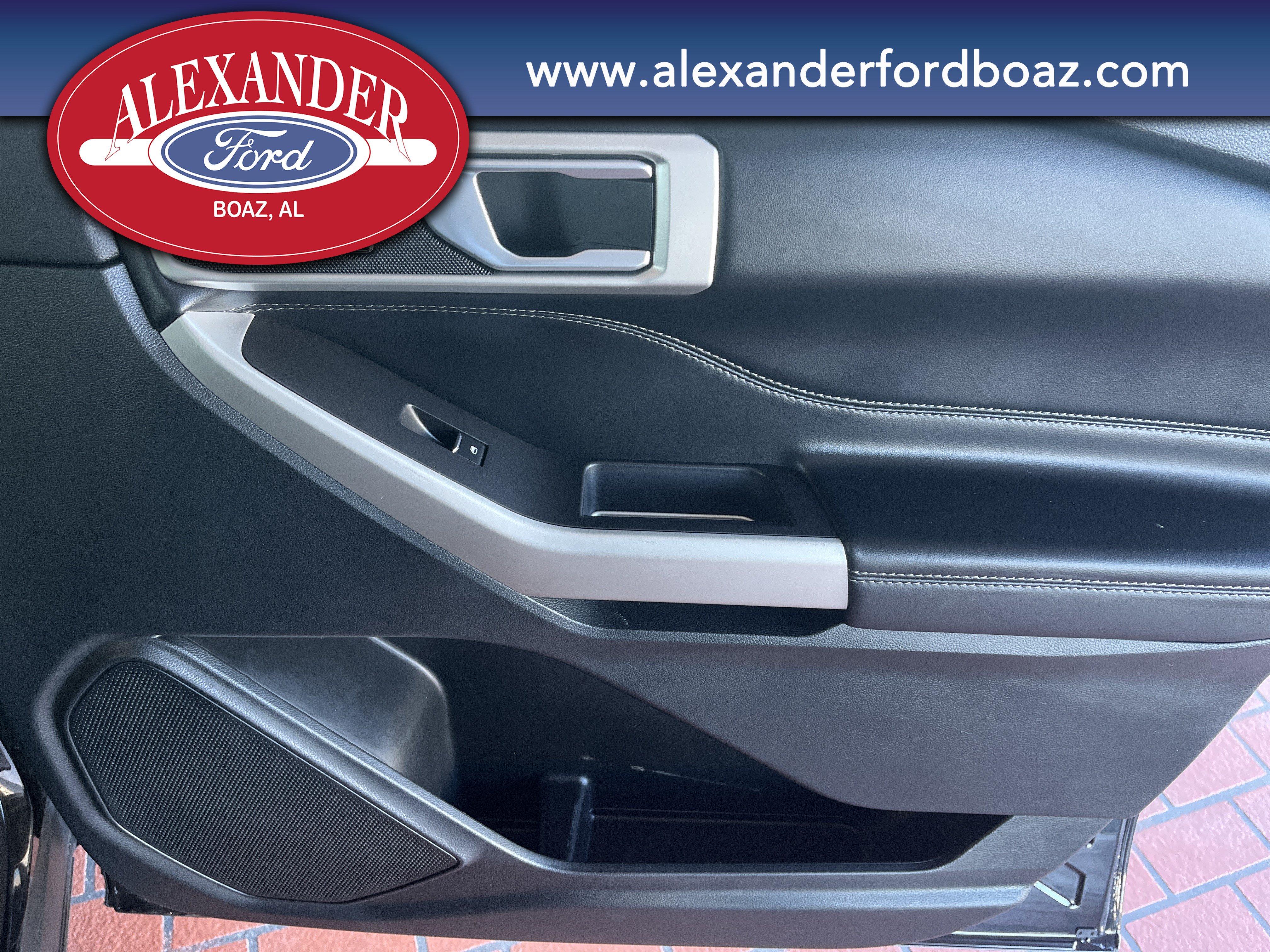 Used 2023 Ford Explorer XLT w/ Equipment Group 202A AWD/4WD image 14