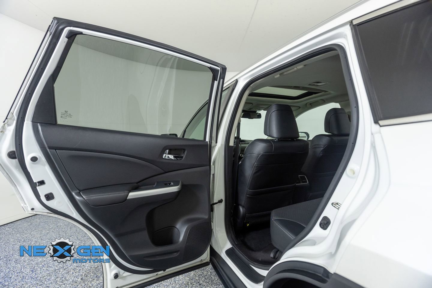 Used 2016 Honda CR-V Touring image 25