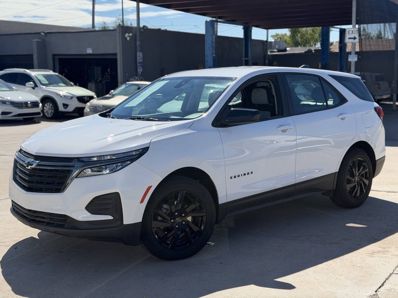 Used 2023 Chevrolet Equinox LS w/ Sport Edition FWD image 1