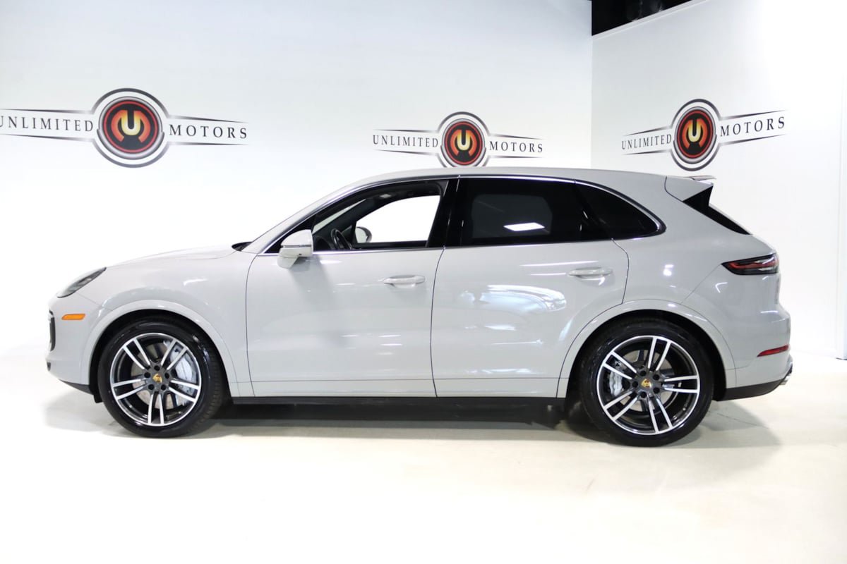 Used 2020 Porsche Cayenne Turbo AWD/4WD image 42