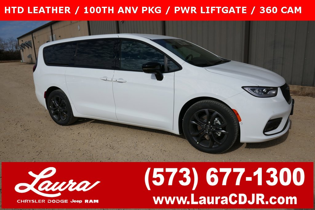 New 2026 Chrysler Pacifica Select