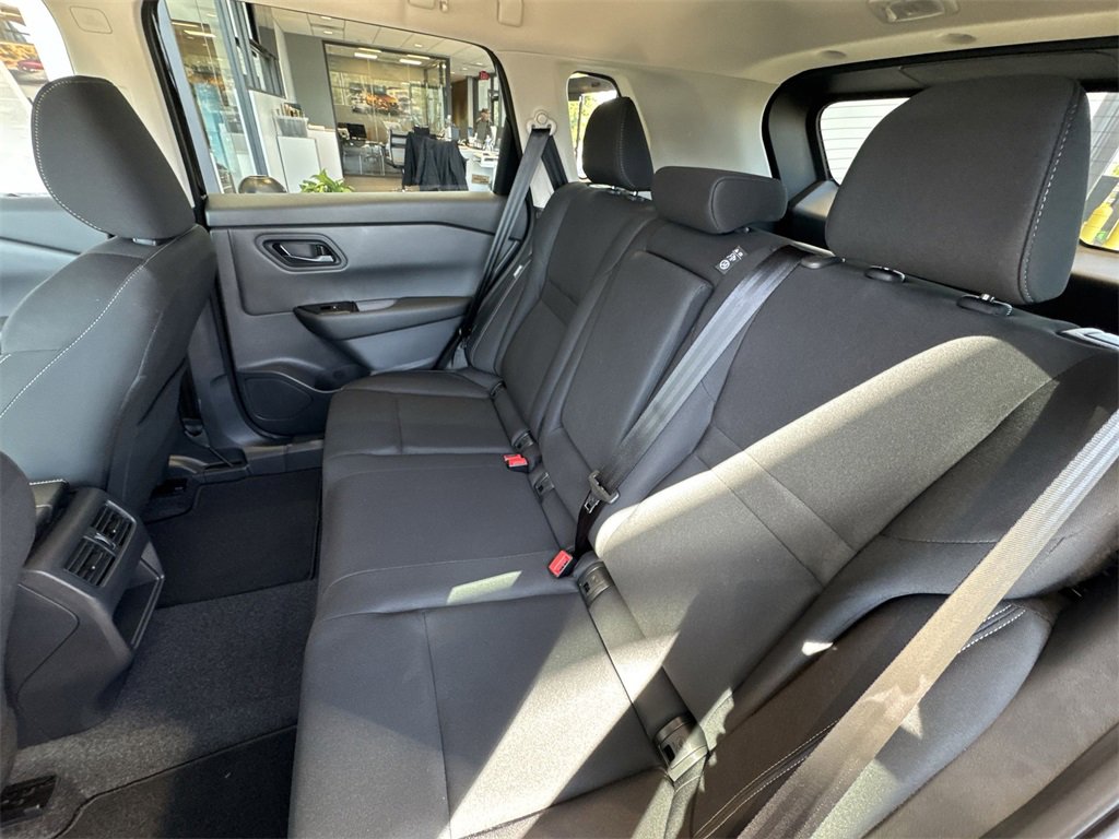 New 2026 Nissan Rogue S image 13