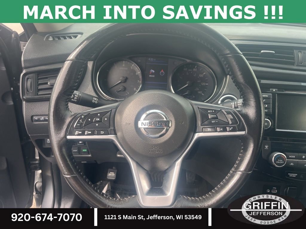 Used 2018 Nissan Rogue SV image 9