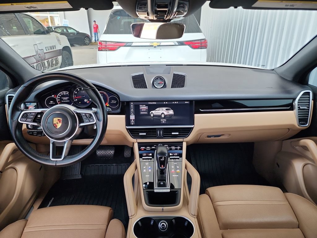 Used 2020 Porsche Cayenne AWD/4WD image 18