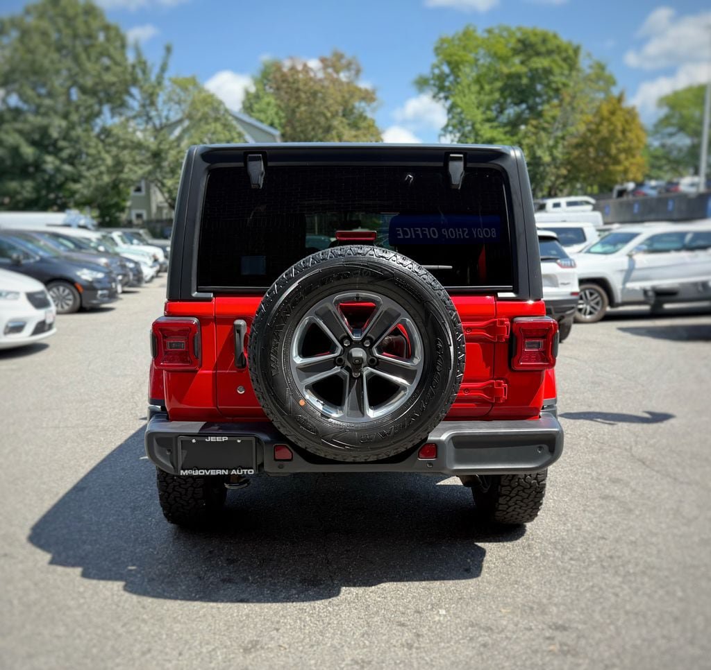 Used 2018 Jeep Wrangler Unlimited Sahara AWD/4WD image 10