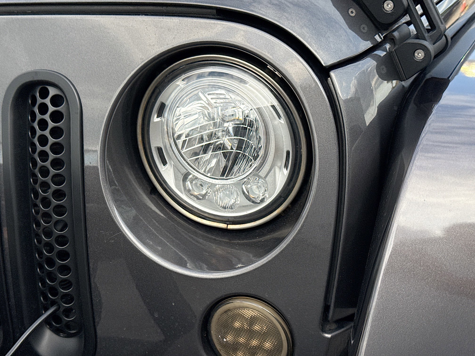 Used 2017 Jeep Wrangler Unlimited Rubicon w/ Dual Top Group AWD/4WD image 9