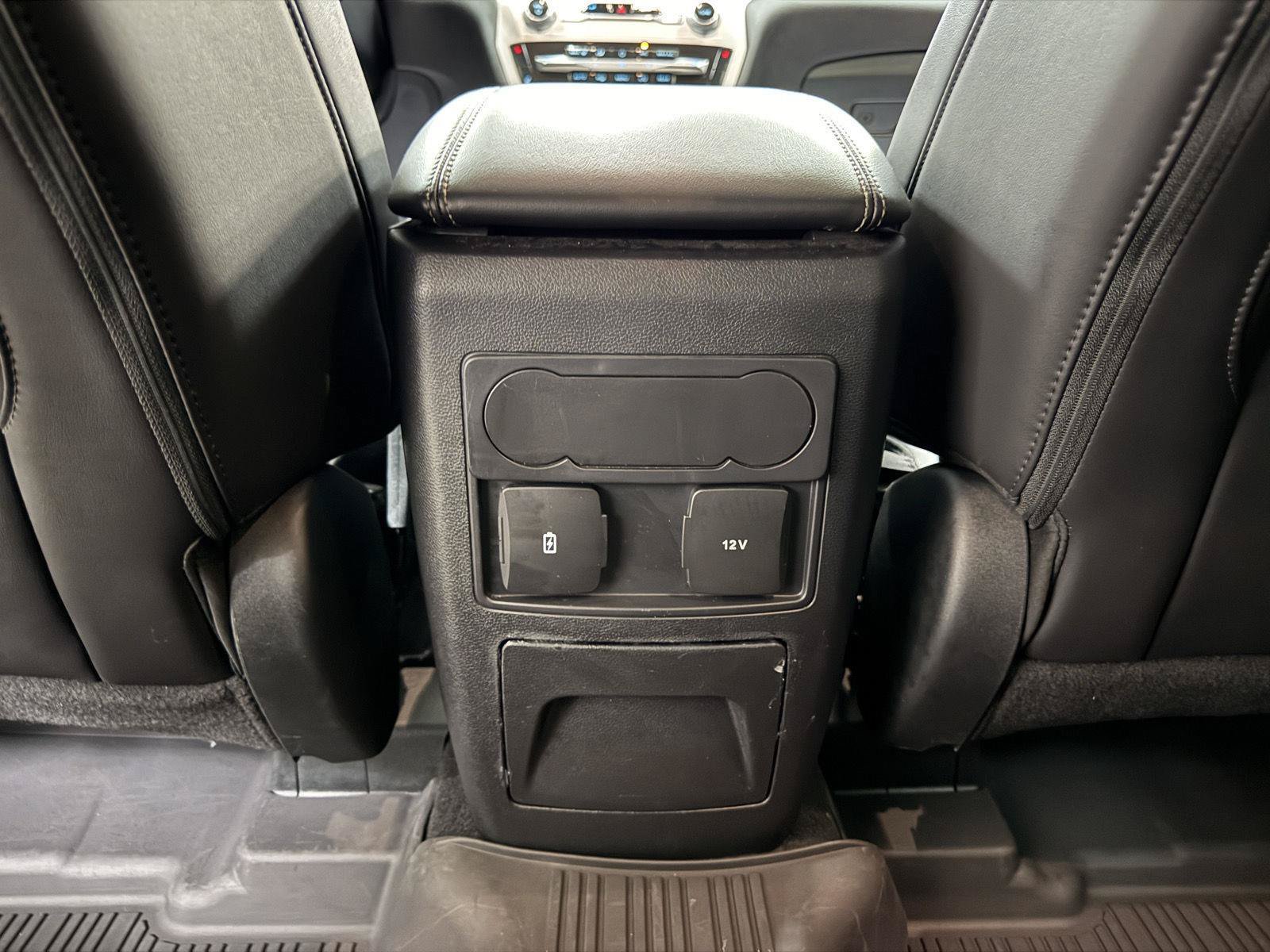 Used 2024 Ford Explorer XLT w/ Equipment Group 202A AWD/4WD image 22