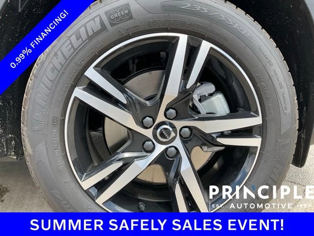 New 2026 Volvo XC40 B4 Core w/ Climate Package FWD image 12