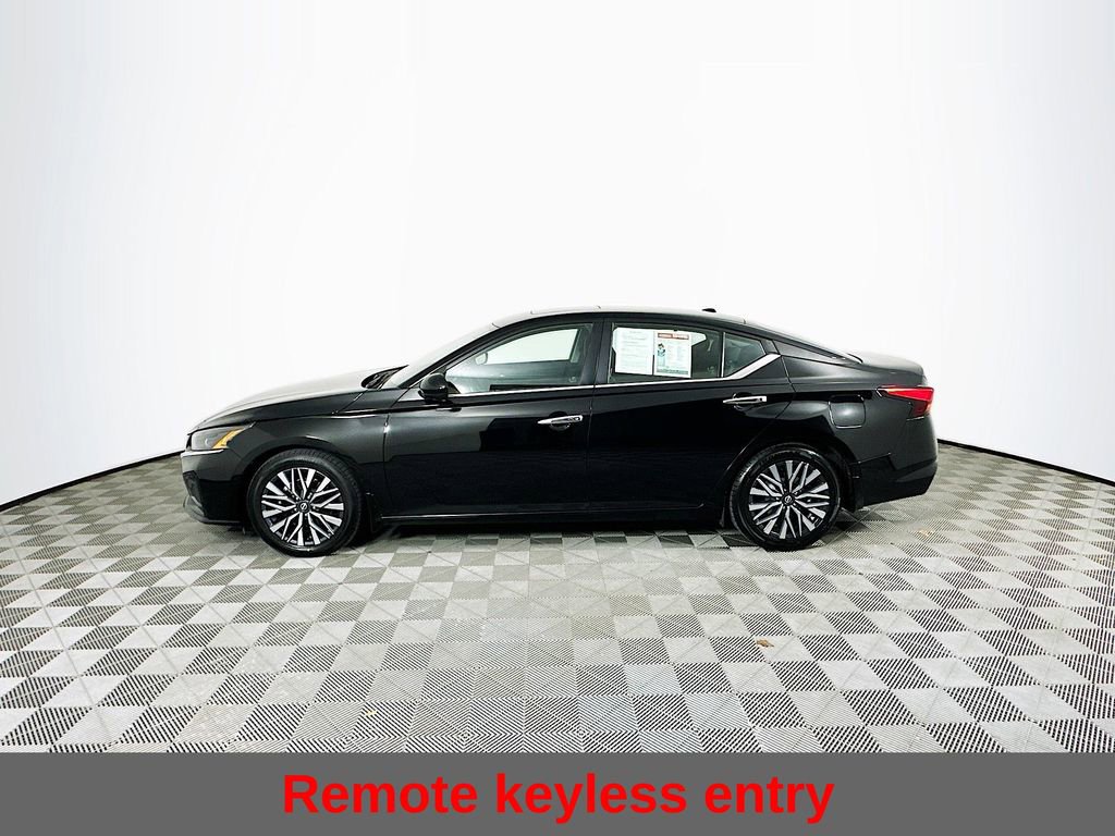 Used 2024 Nissan Altima 2.5 SV w/ SV Premium Package image 7