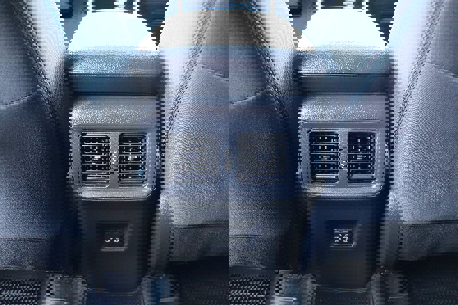 Used 2019 Toyota RAV4 XLE w/ Convenience Package AWD/4WD image 40