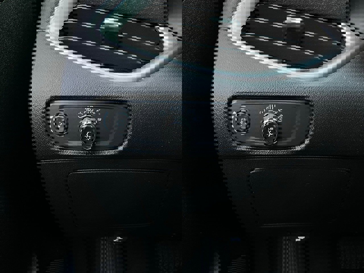 Used 2024 Chevrolet Malibu LT image 21