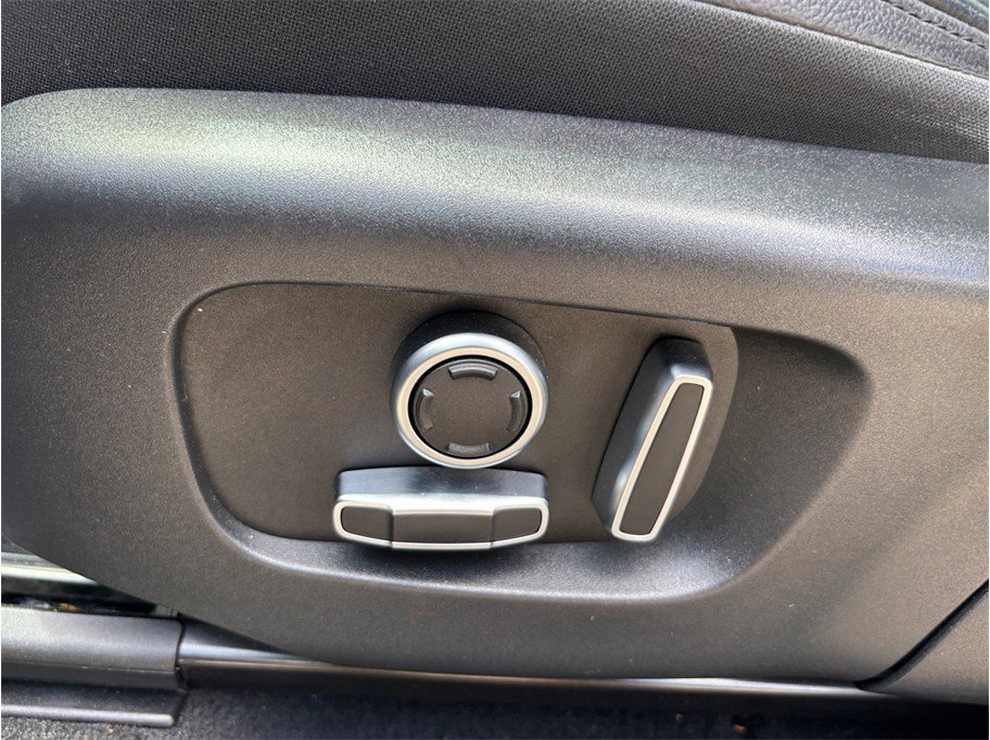 Used 2021 Land Rover Discovery Sport SE image 20