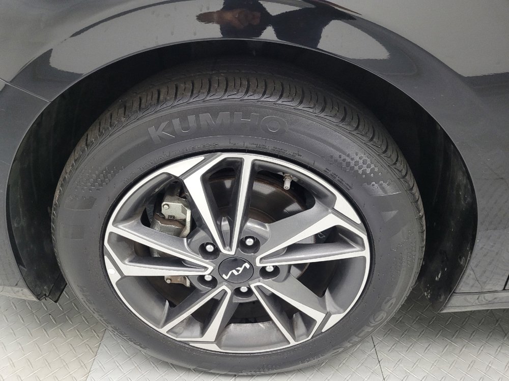 Used 2023 Kia Forte LXS image 31