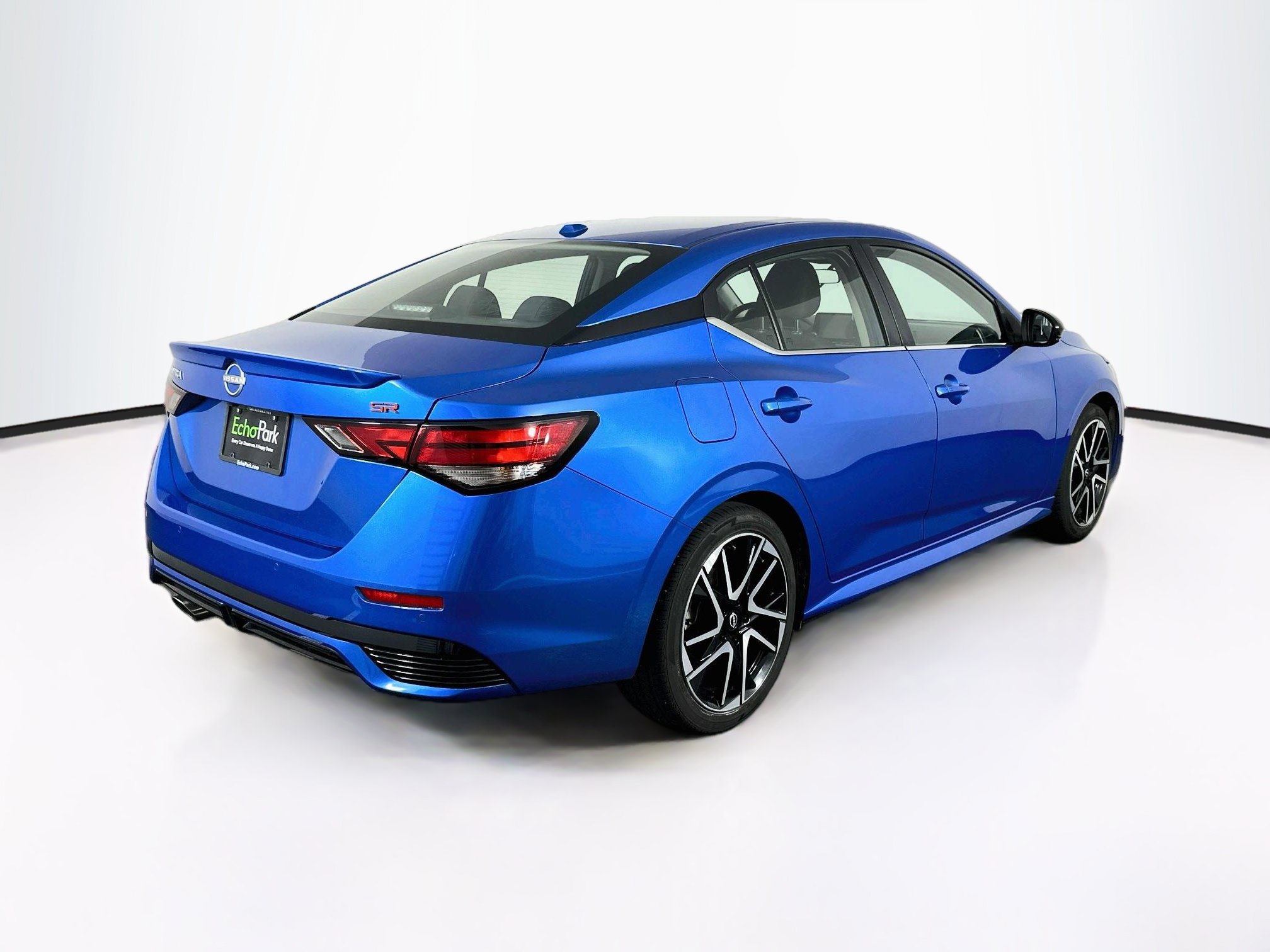 Used 2025 Nissan Sentra SR FWD image 9