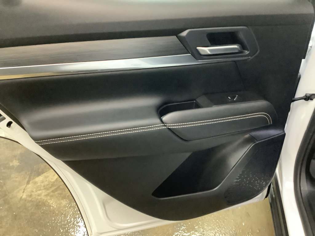 Used 2026 GMC Terrain Elevation w/ Elevation Premium Package image 23