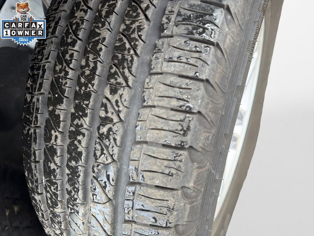 Used 2023 Jeep Grand Cherokee Laredo AWD/4WD image 19