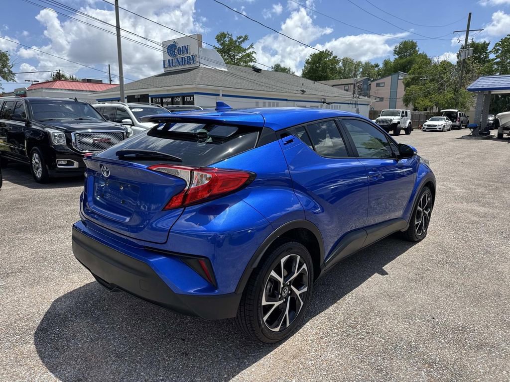 Used 2018 Toyota C-HR XLE image 8