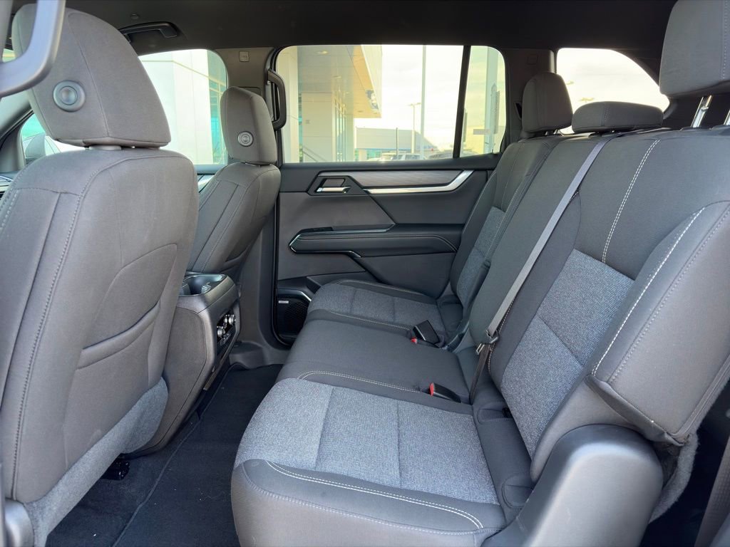 Used 2025 GMC Acadia Elevation image 10