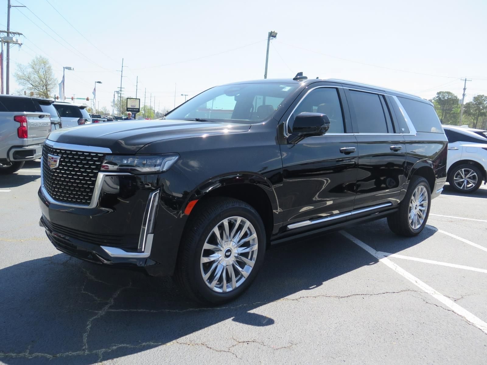 Used 2021 Cadillac Escalade ESV Premium Luxury w/ Driver Assist Tech Package AWD/4WD image 8