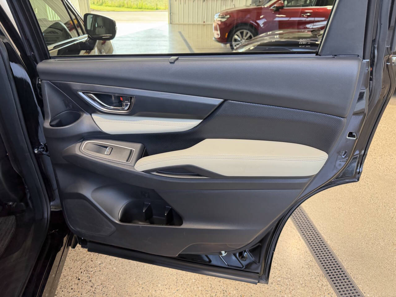 Used 2023 Subaru Ascent Limited AWD/4WD image 23