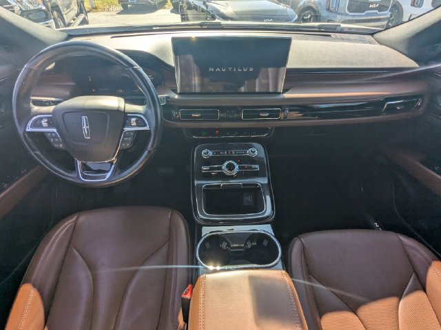 Used 2022 Lincoln Nautilus Reserve FWD image 15