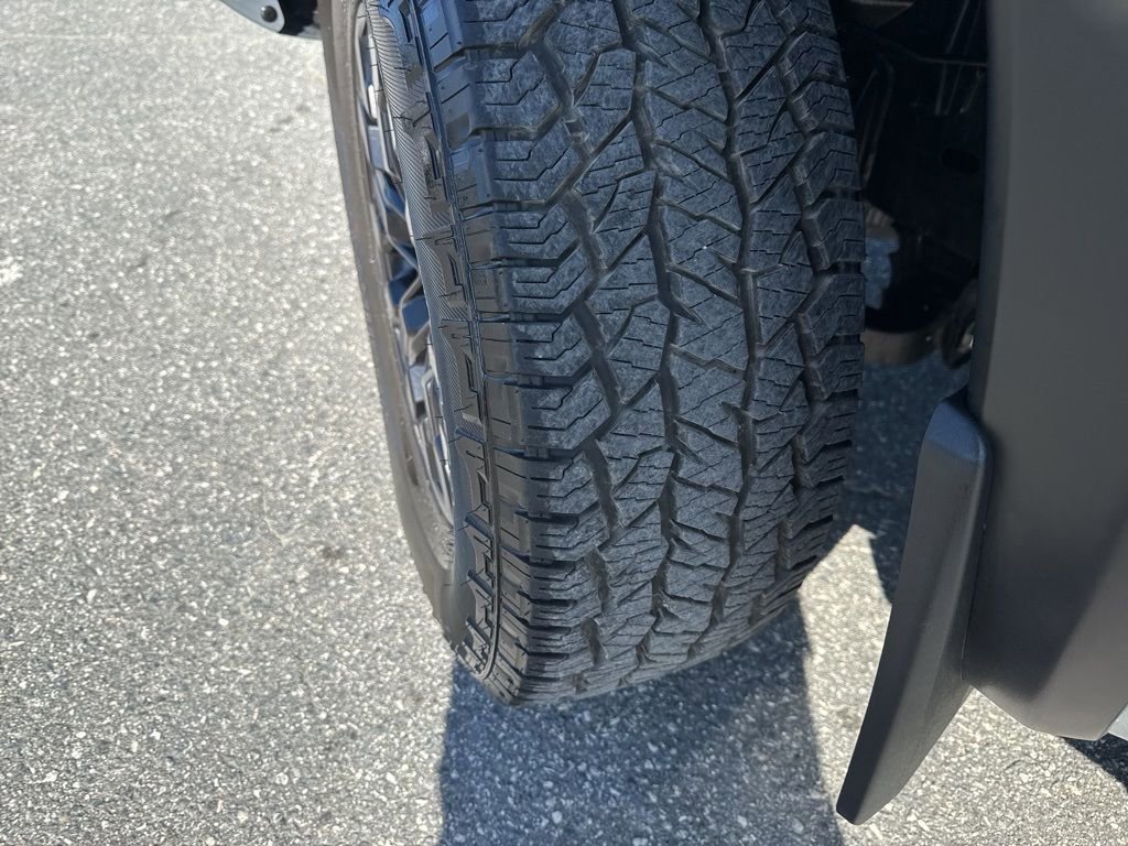 Used 2024 Nissan Frontier PRO-4X w/ Pro Convenience Package image 33