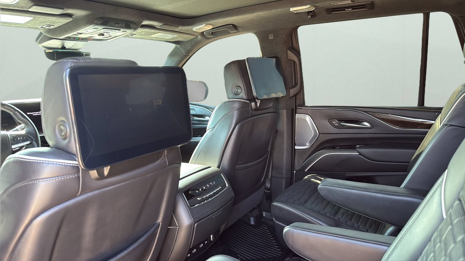Used 2024 Cadillac Escalade Sport Platinum AWD/4WD image 28