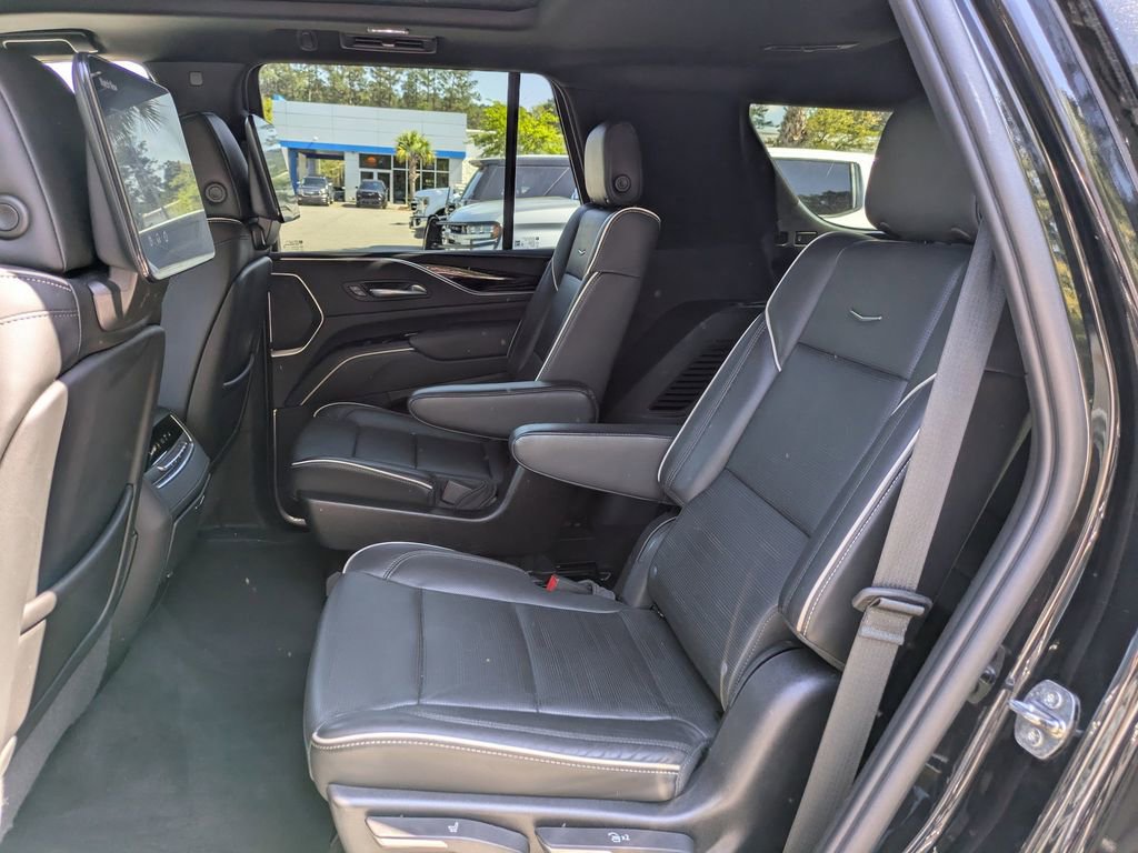 Used 2023 Cadillac Escalade Sport AWD/4WD image 15