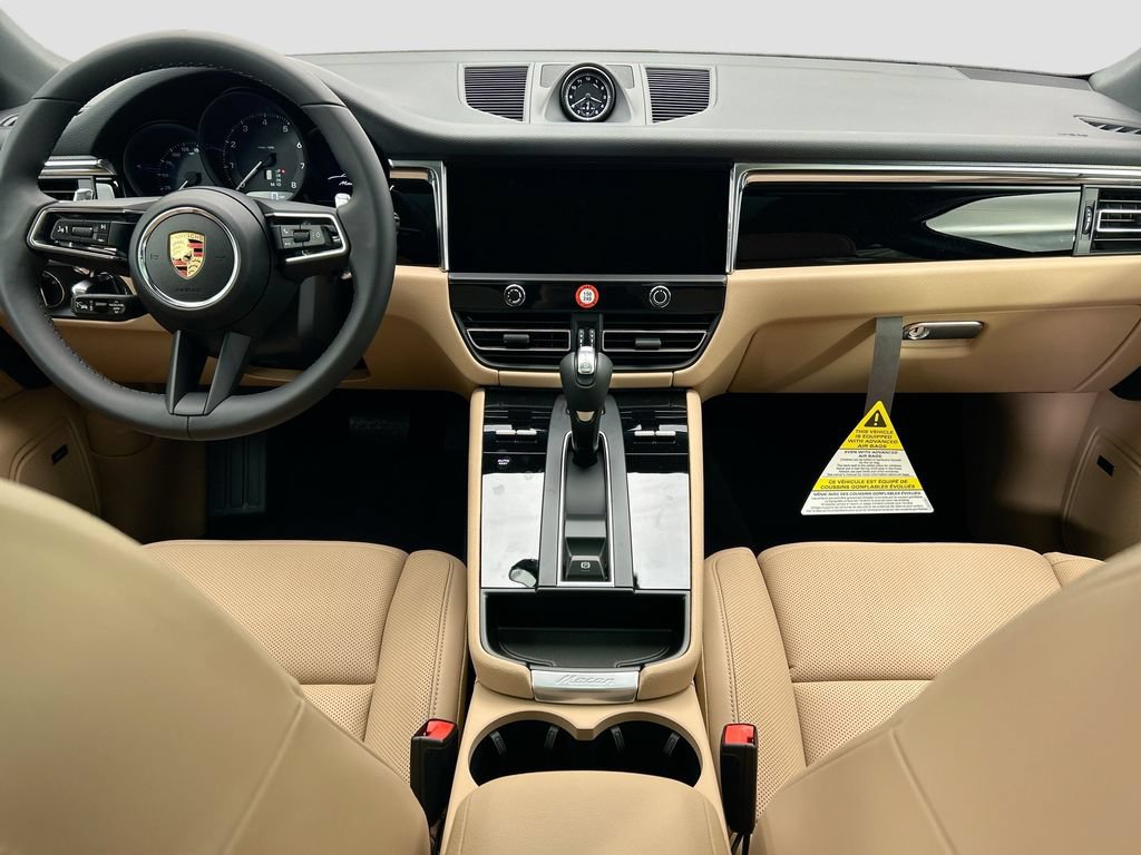 Used 2026 Porsche Macan AWD/4WD image 16